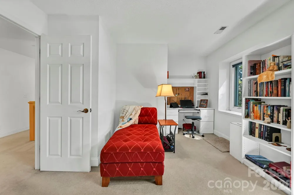 25 Weston Heights Drive Asheville, NC 28803