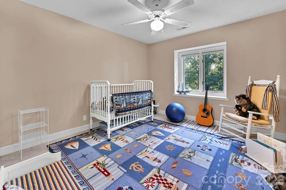 25 Weston Heights Drive Asheville, NC 28803