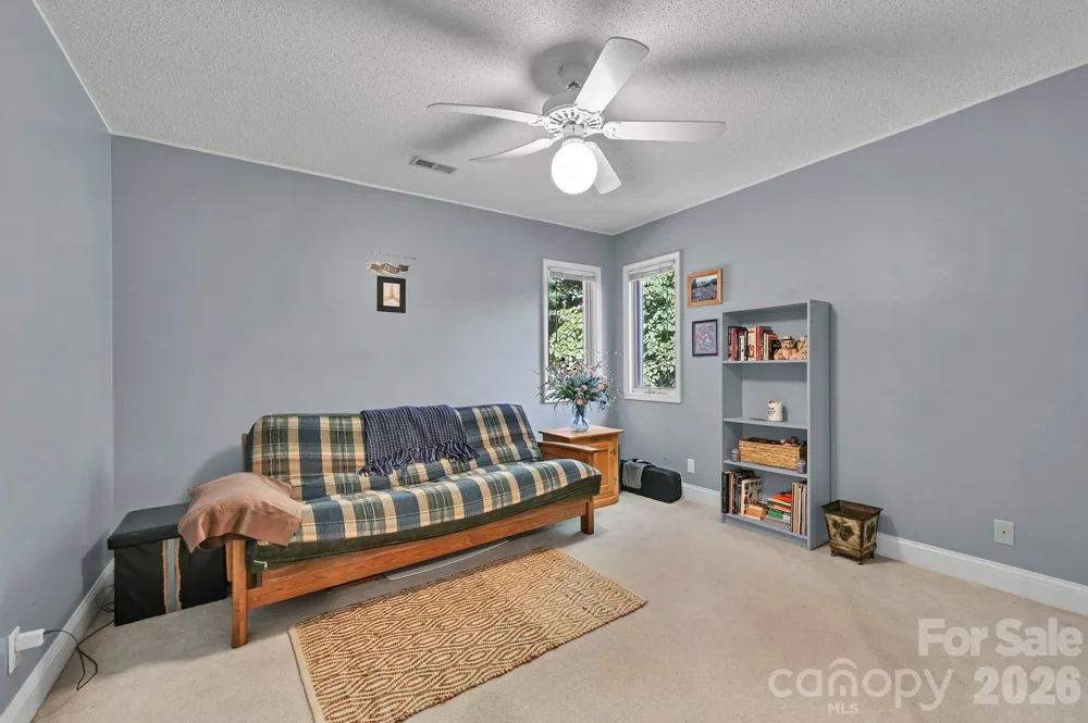 25 Weston Heights Drive Asheville, NC 28803