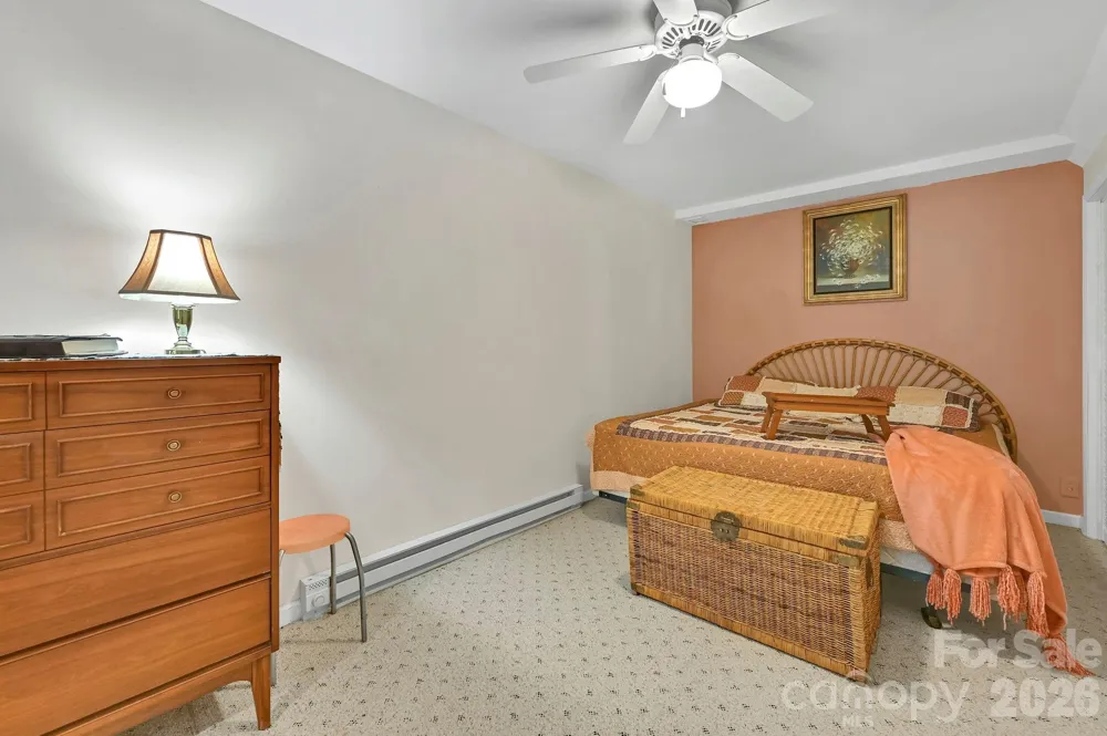 25 Weston Heights Drive Asheville, NC 28803