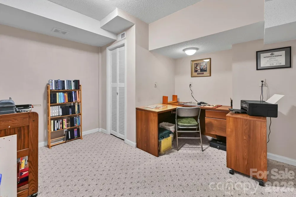 25 Weston Heights Drive Asheville, NC 28803