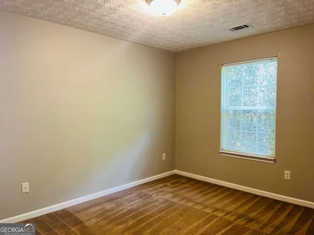 105 Granite ST Hogansville, GA 30230