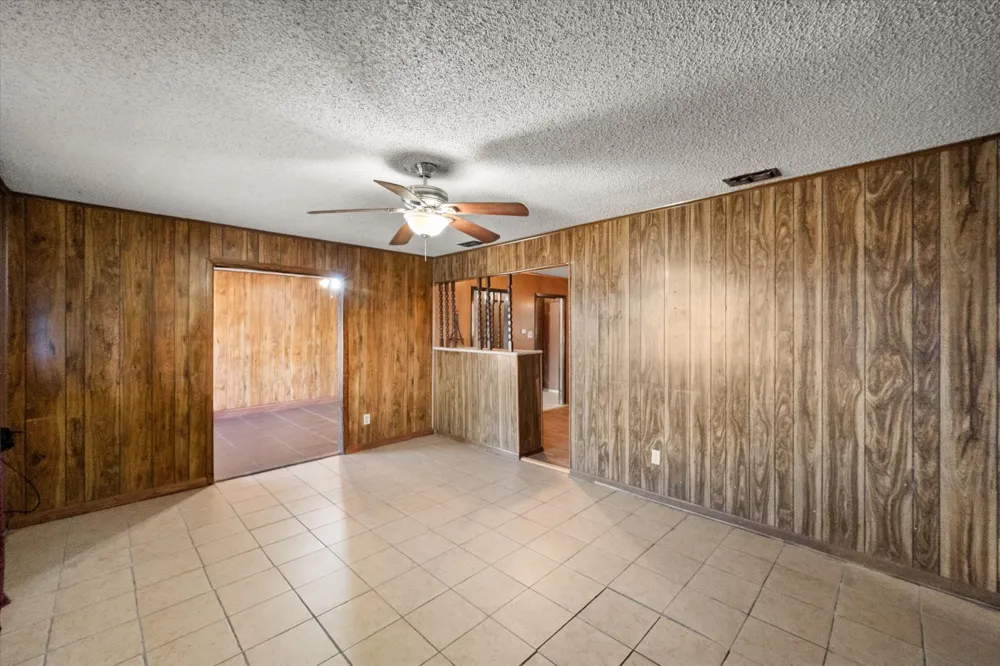 1204 E 13th Avenue Corsicana, TX 75110