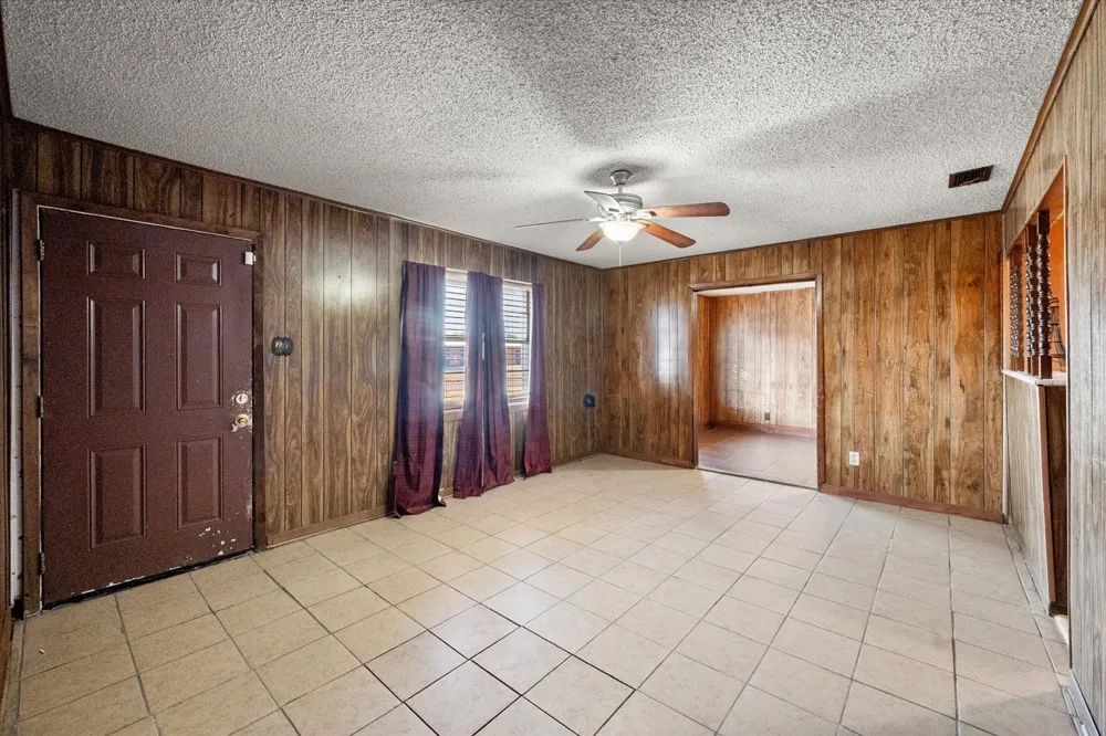 1204 E 13th Avenue Corsicana, TX 75110