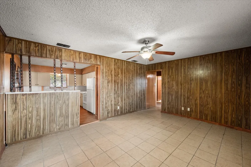 1204 E 13th Avenue Corsicana, TX 75110