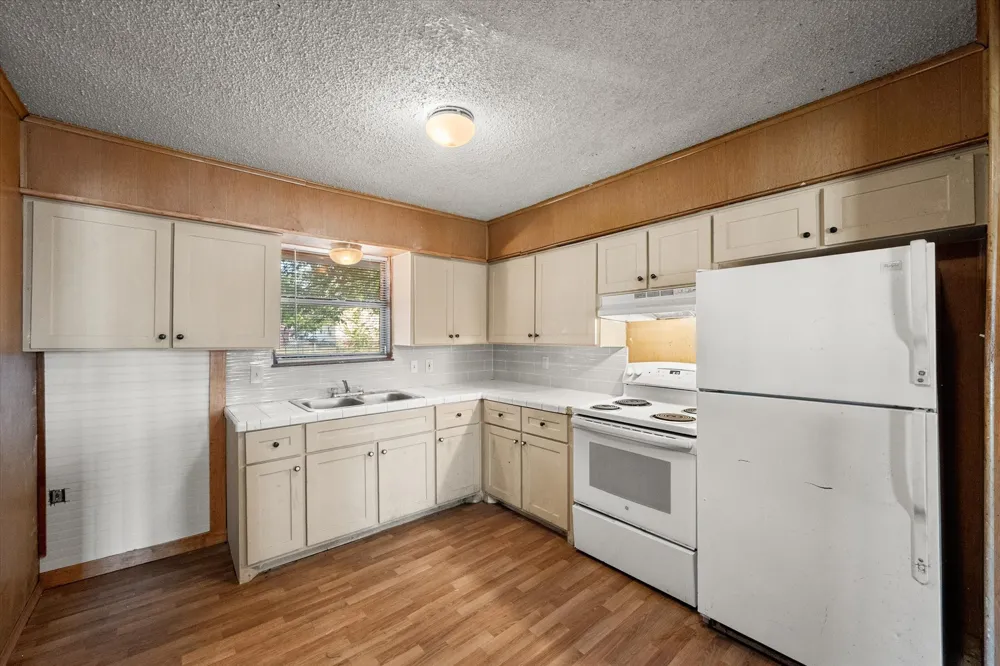 1204 E 13th Avenue Corsicana, TX 75110