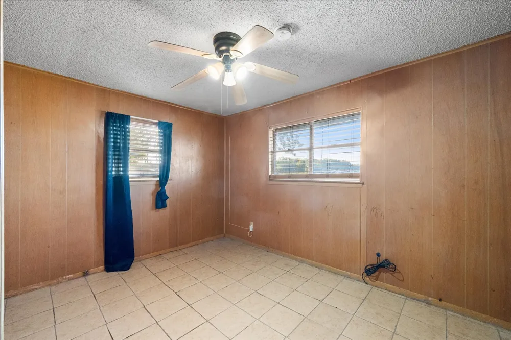 1204 E 13th Avenue Corsicana, TX 75110