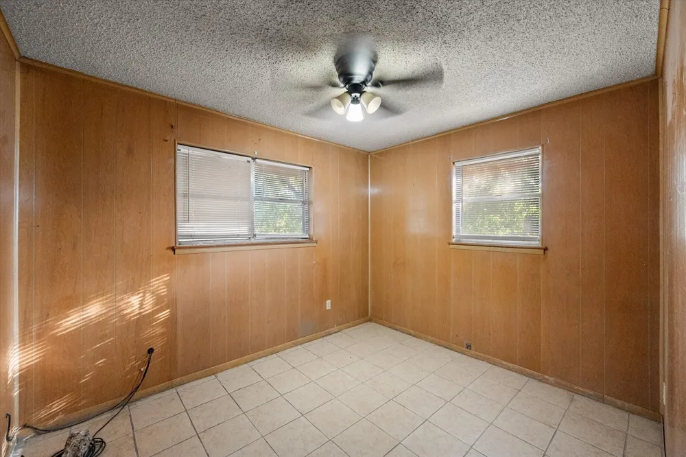 1204 E 13th Avenue Corsicana, TX 75110