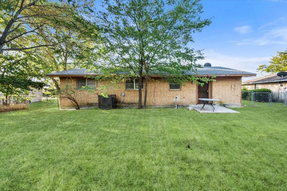 1204 E 13th Avenue Corsicana, TX 75110