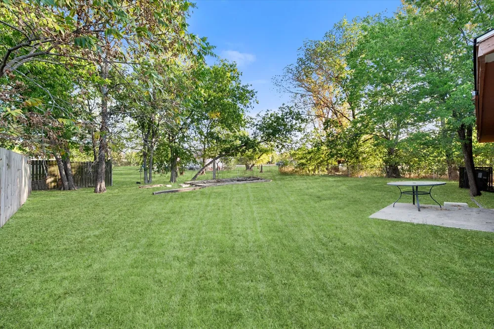 1204 E 13th Avenue Corsicana, TX 75110