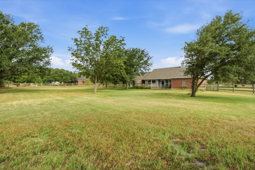 11454 Foutch Road Pilot Point, TX 76258