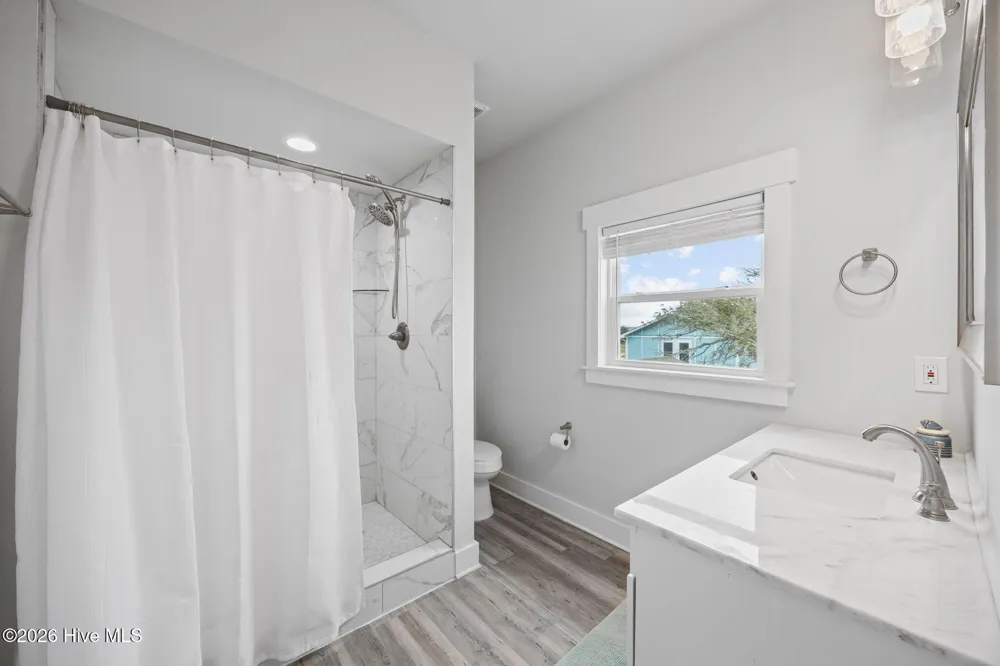 8020 8th Street Surf City, NC 28445