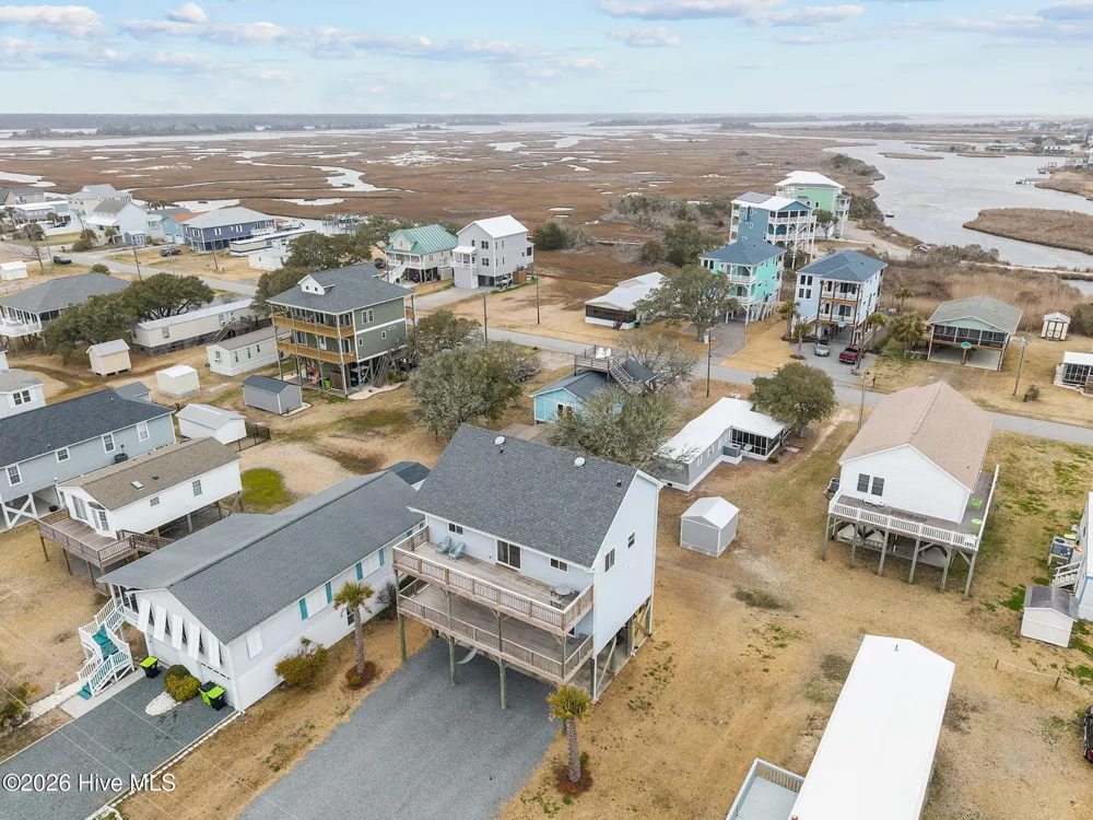 8020 8th Street Surf City, NC 28445