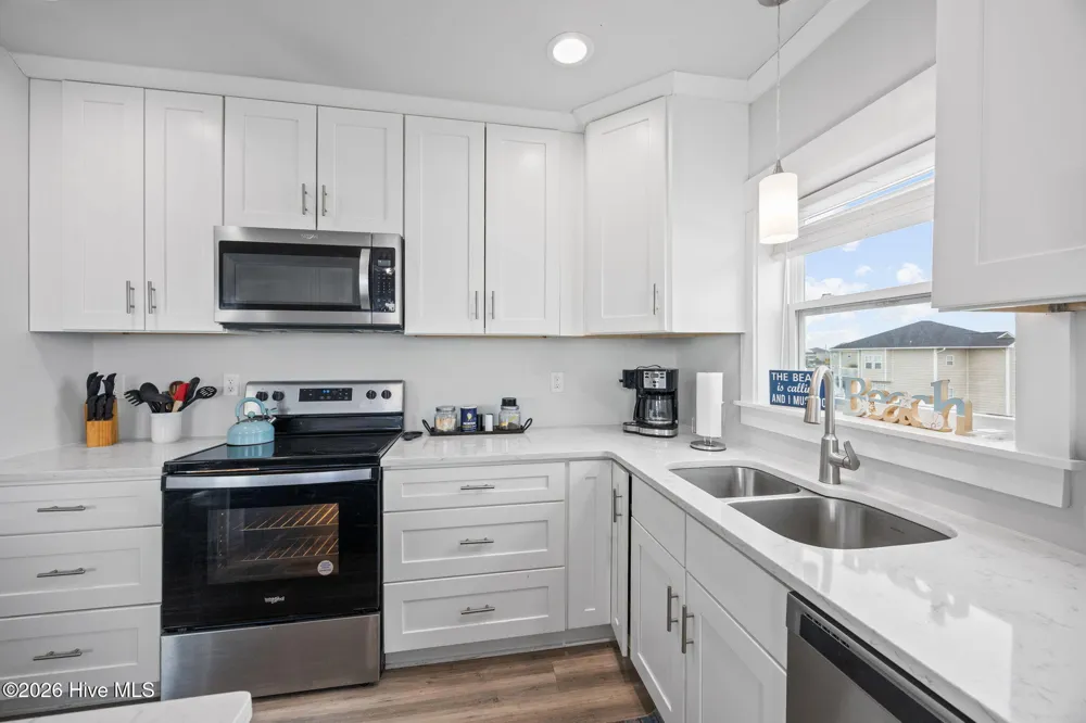 8020 8th Street Surf City, NC 28445