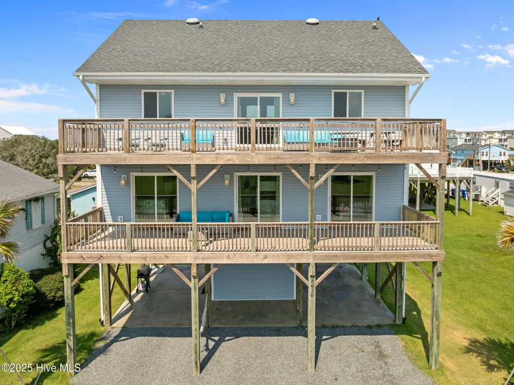 8020 8th Street Surf City, NC 28445
