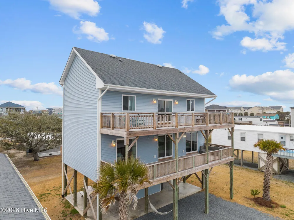 8020 8th Street Surf City, NC 28445