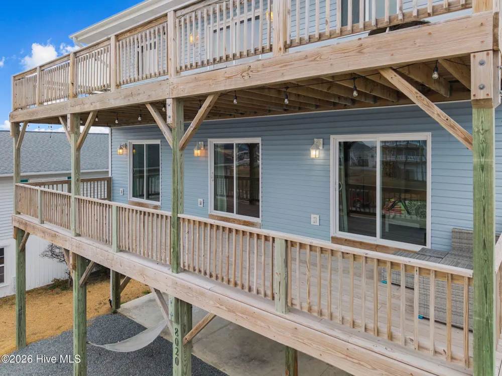 8020 8th Street Surf City, NC 28445