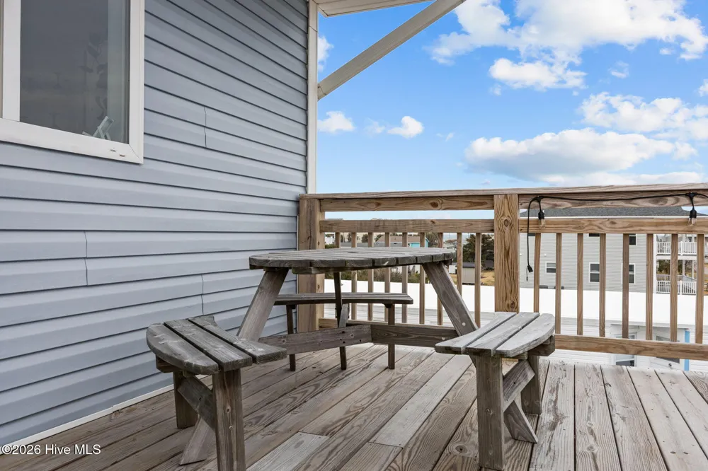 8020 8th Street Surf City, NC 28445