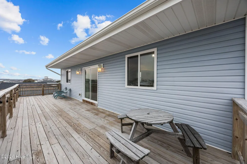 8020 8th Street Surf City, NC 28445