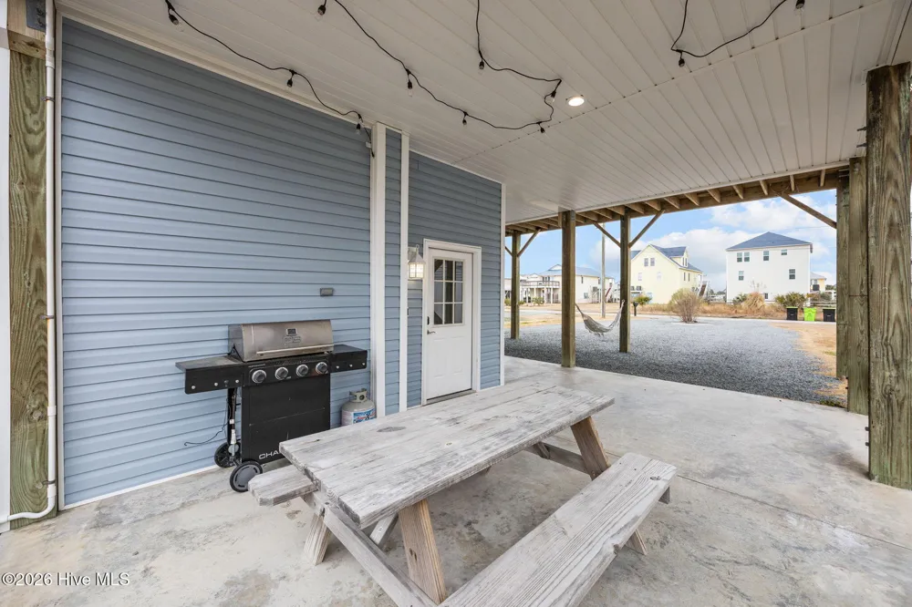 8020 8th Street Surf City, NC 28445