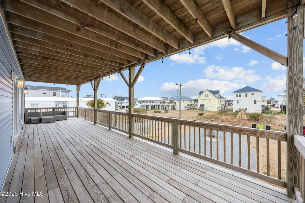 8020 8th Street Surf City, NC 28445