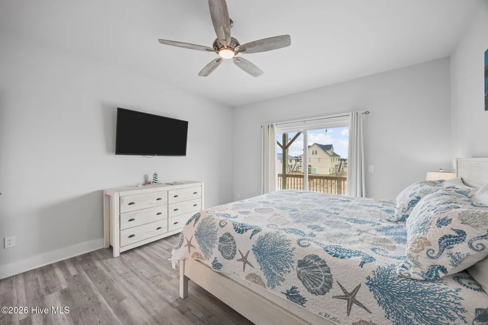 8020 8th Street Surf City, NC 28445