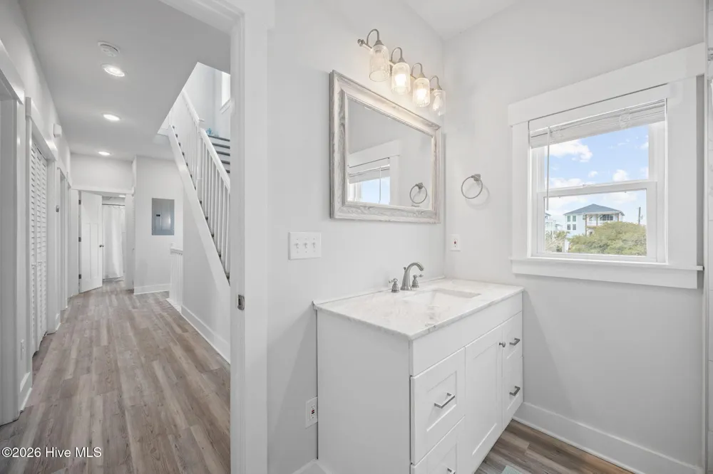 8020 8th Street Surf City, NC 28445