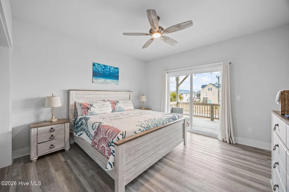 8020 8th Street Surf City, NC 28445