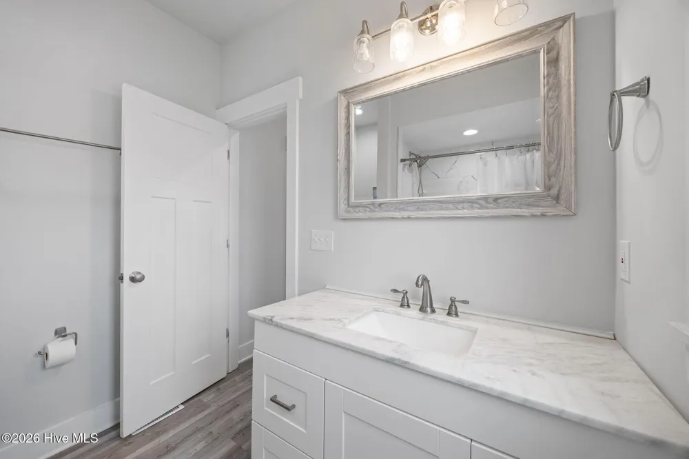 8020 8th Street Surf City, NC 28445