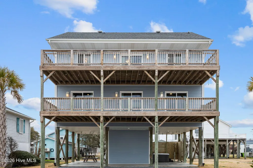 8020 8th Street Surf City, NC 28445
