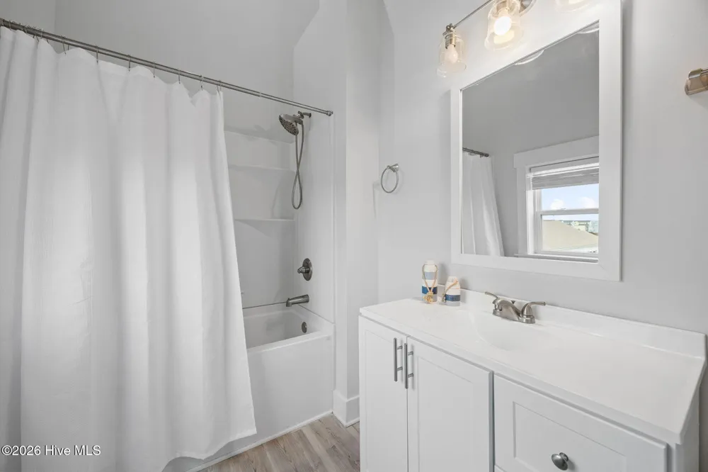 8020 8th Street Surf City, NC 28445