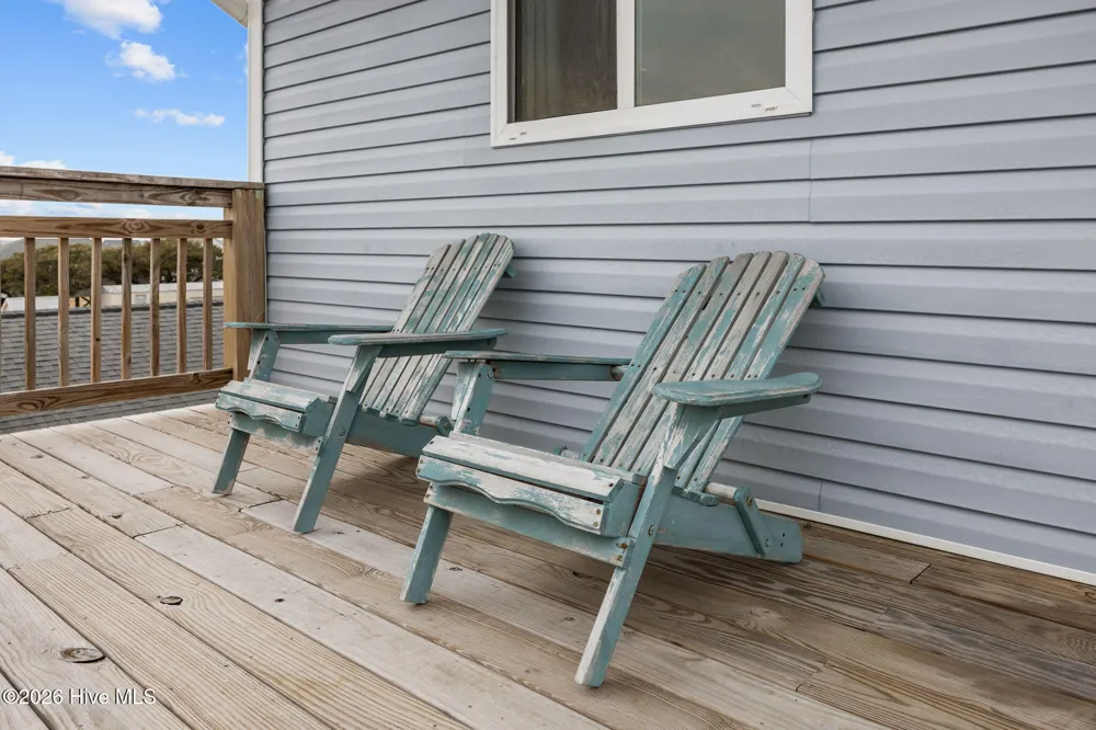 8020 8th Street Surf City, NC 28445