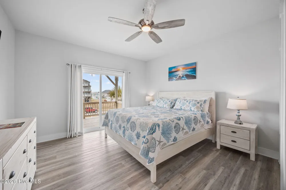 8020 8th Street Surf City, NC 28445