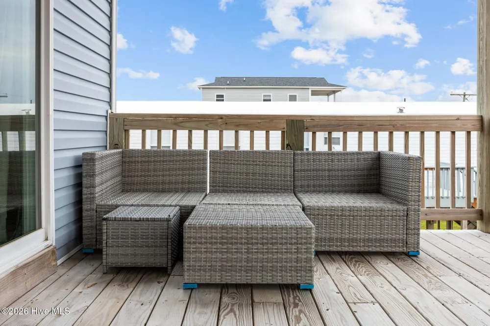 8020 8th Street Surf City, NC 28445