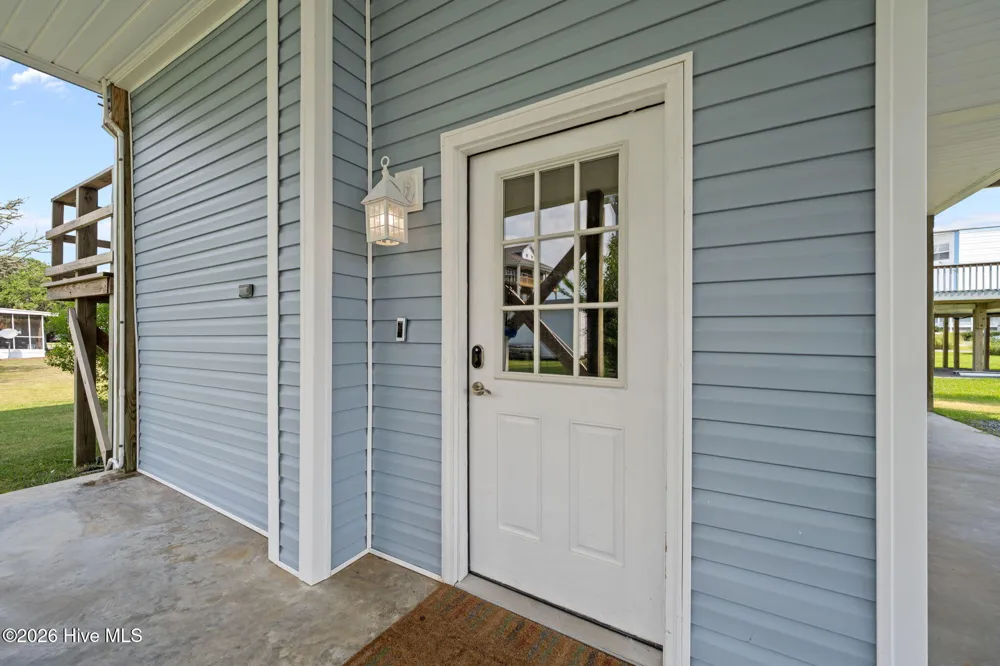 8020 8th Street Surf City, NC 28445