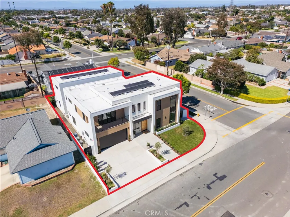 8251 Friesland Drive Huntington Beach, CA 92646