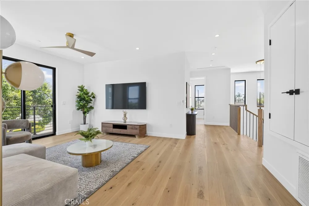 8251 Friesland Drive Huntington Beach, CA 92646