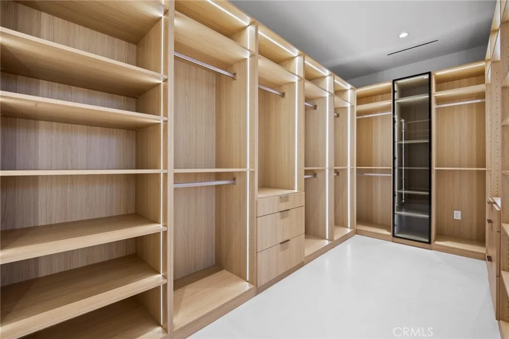 8251 Friesland Drive Huntington Beach, CA 92646