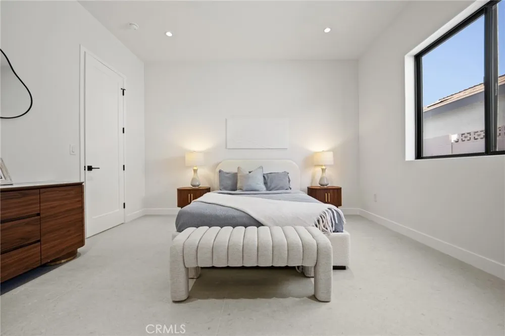 8251 Friesland Drive Huntington Beach, CA 92646
