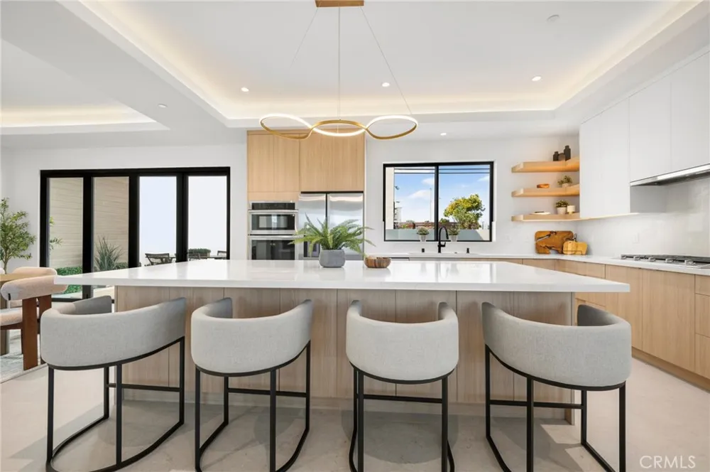 8251 Friesland Drive Huntington Beach, CA 92646