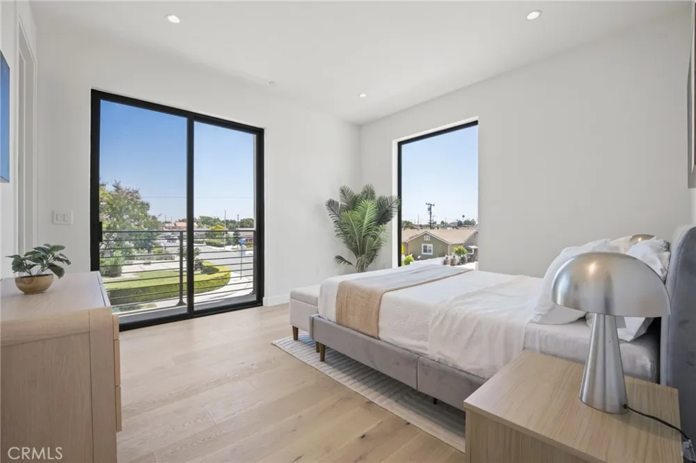 8251 Friesland Drive Huntington Beach, CA 92646