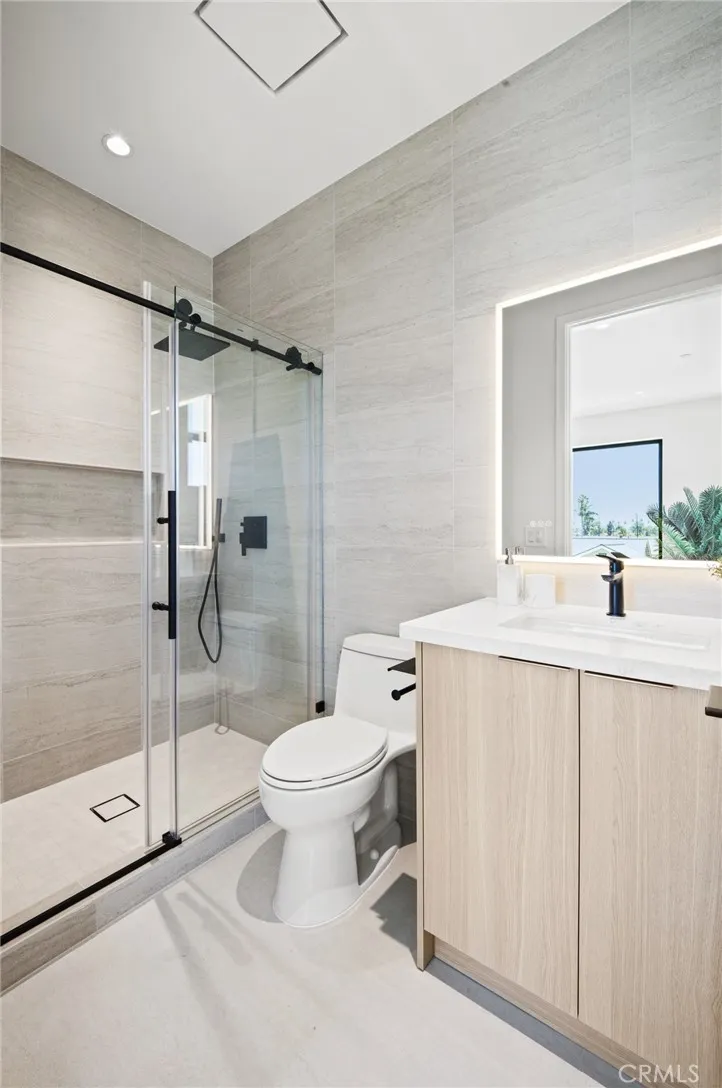 8251 Friesland Drive Huntington Beach, CA 92646