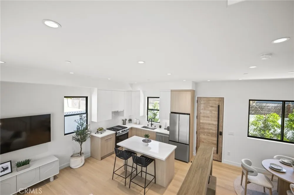 8251 Friesland Drive Huntington Beach, CA 92646