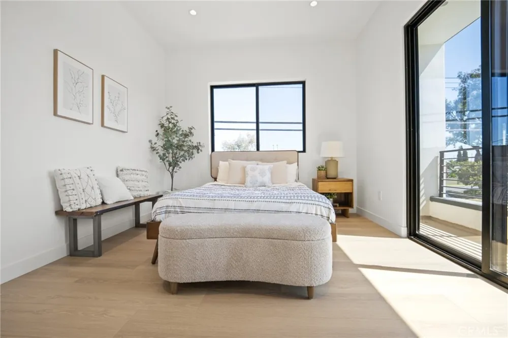 8251 Friesland Drive Huntington Beach, CA 92646