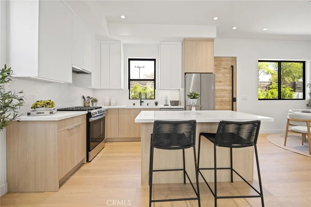 8251 Friesland Drive Huntington Beach, CA 92646