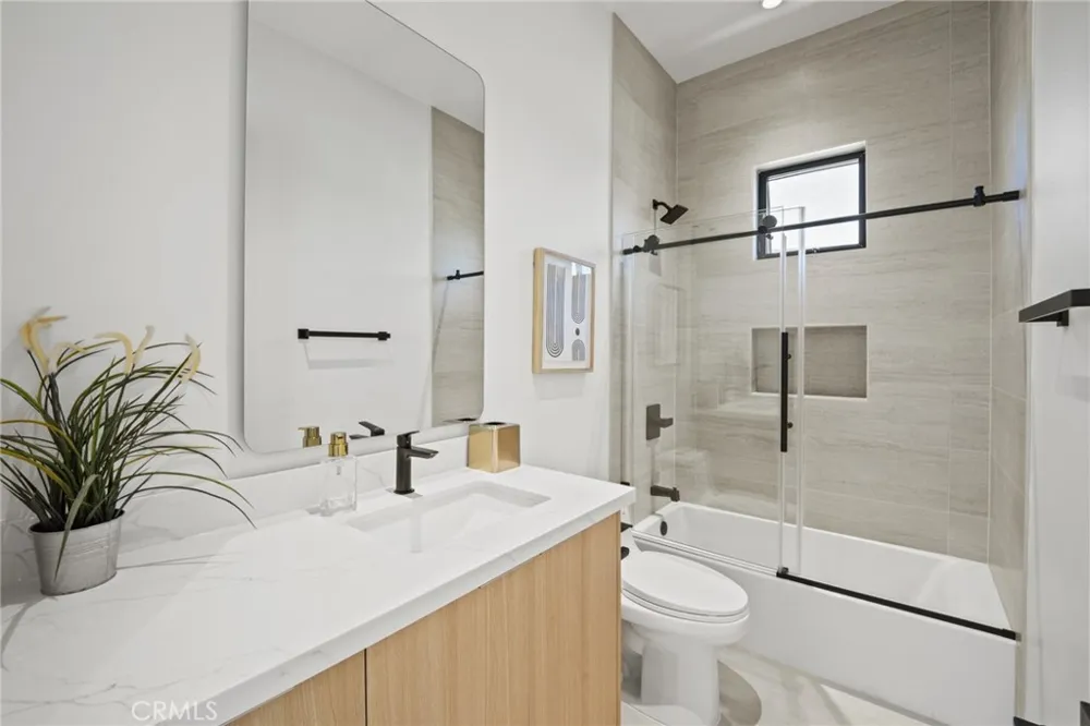 8251 Friesland Drive Huntington Beach, CA 92646