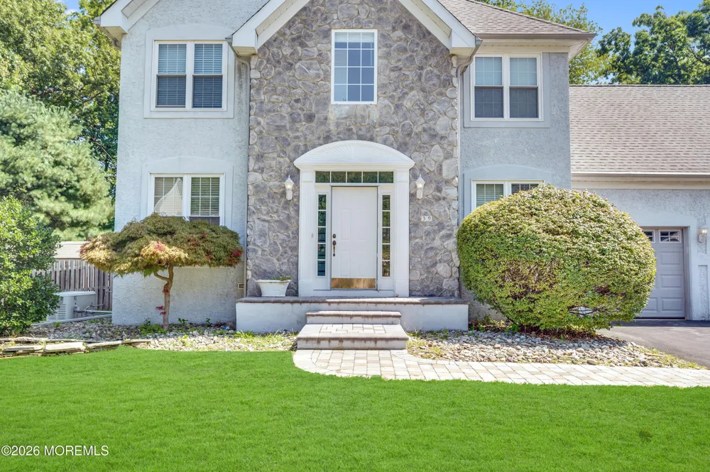 39 Danella Way Howell, NJ 07731