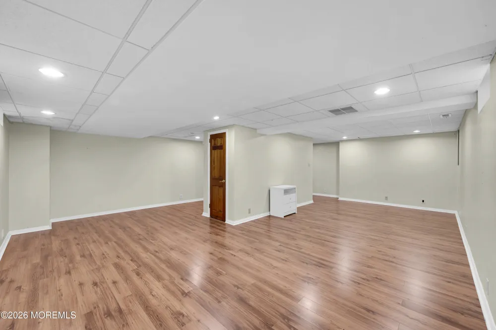 39 Danella Way Howell, NJ 07731