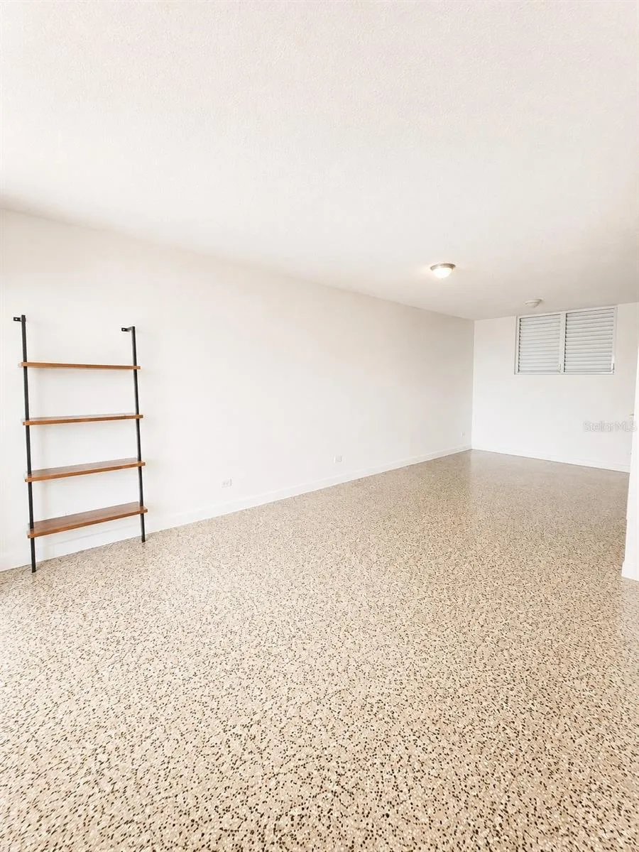 MIRAMAR TOWER 721 HERNANDEZ ST #11C San Juan, PR 00907