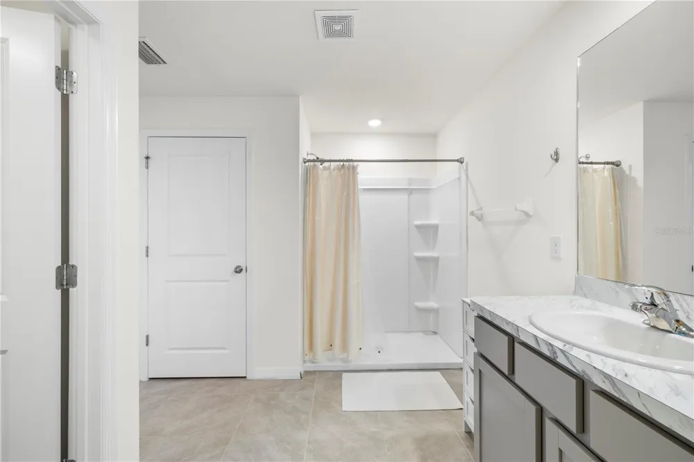 37247 KINGS CROWN DRIVE Zephyrhills, FL 33541